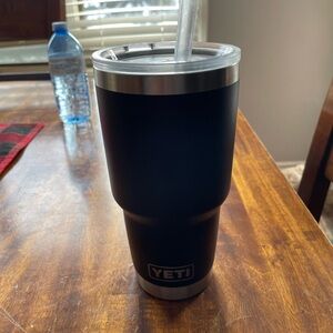 Yeti Midnight Black Tumbler with Clear Lid
